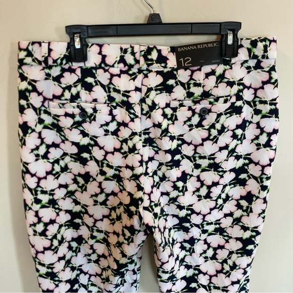 Banana Republic Avery Floral Pants Size 12 NWT Mid Rise Straight Cropped Leg - Picture 4 of 6